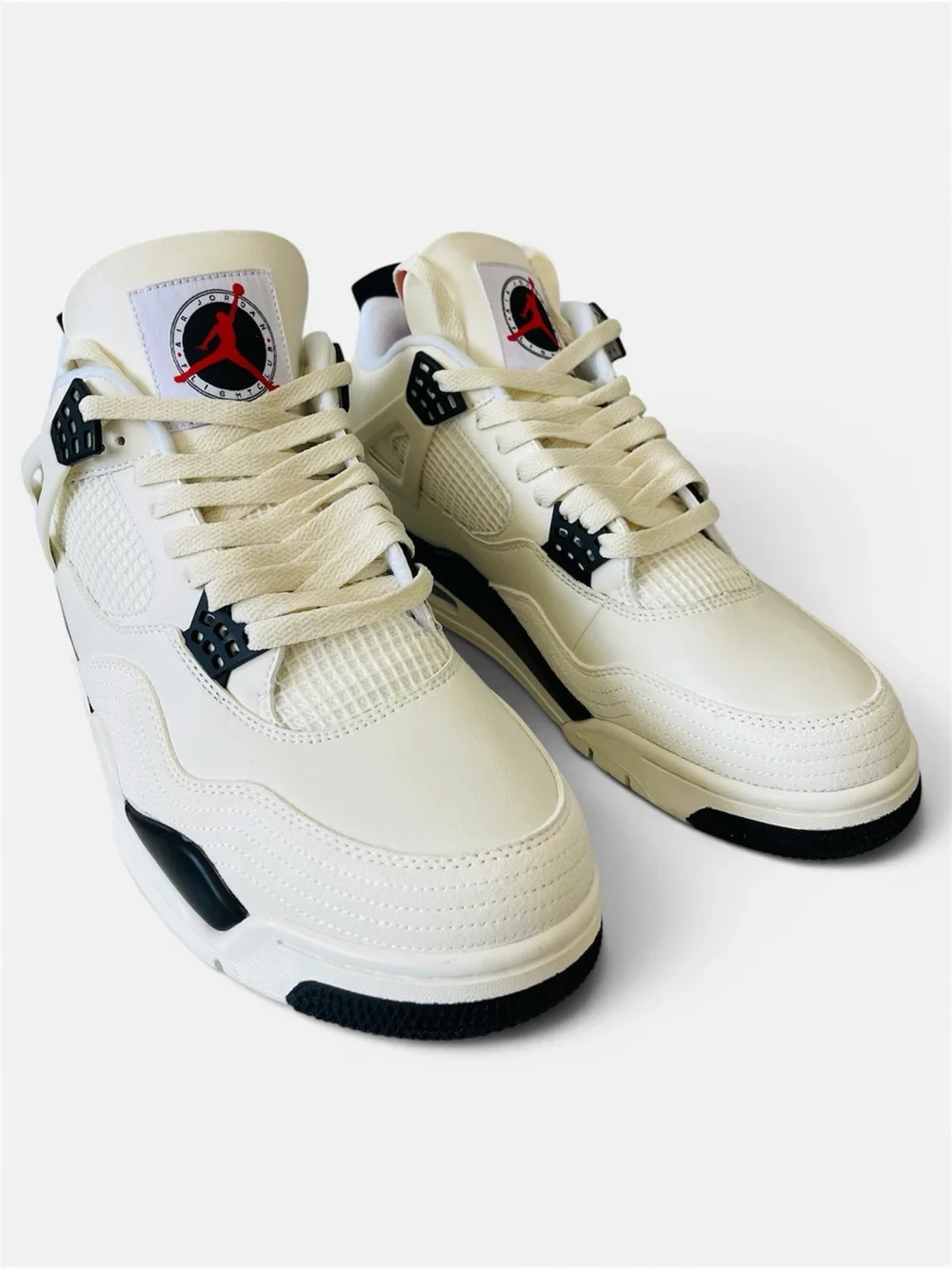 Air Jordan 4 Retro OG FC Off-White
Basketball Sneakers MED
TOP(SIZE 8.5) - Picture 4 of 6